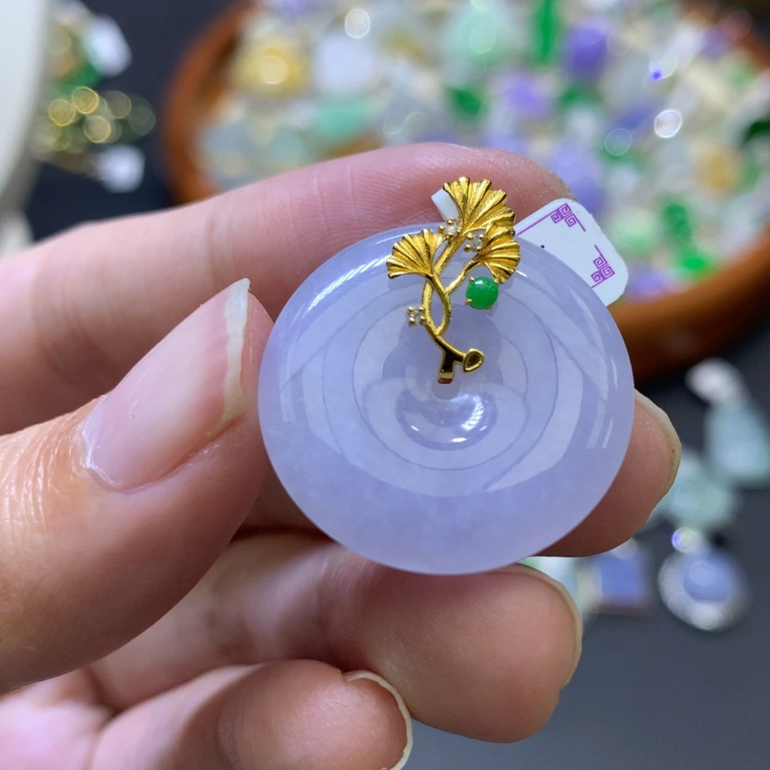 颈饰18K金镶嵌翡翠