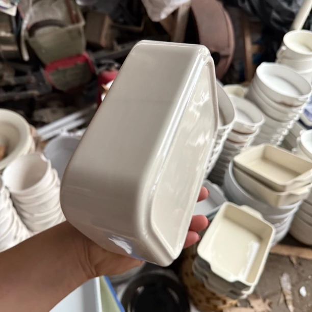 高温陶瓷白底方盒微暇