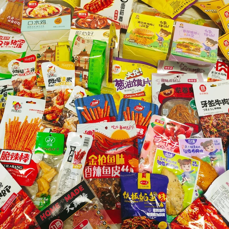 【百类零食随机发团单】小欧各类休闲小零食荤素搭配（1道具=8g）