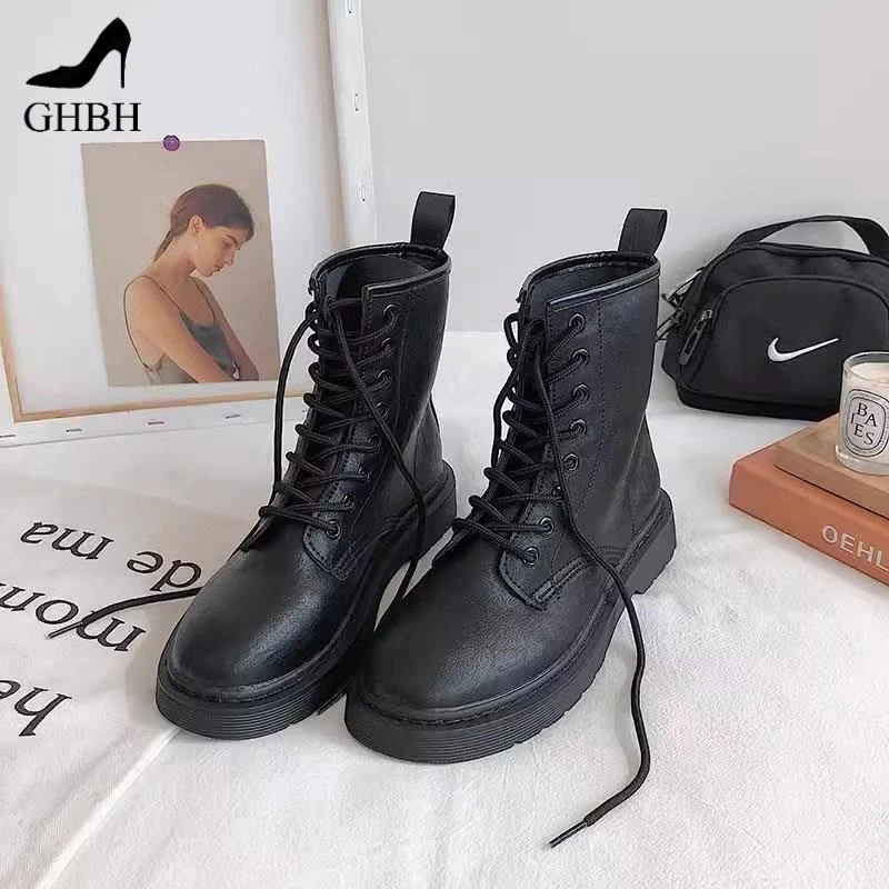 复古流行马丁靴女秋冬2025新款英伦风时尚百搭平底低跟短靴女靴子