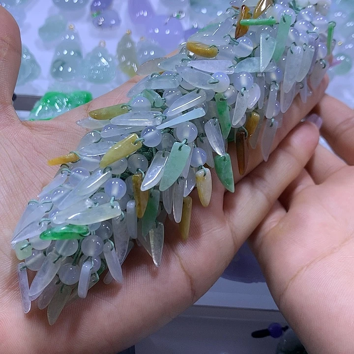 翡翠未镶嵌颈饰天然翡翠A货车挂