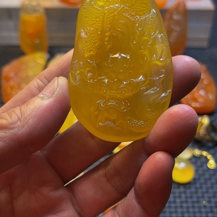 无***聊石英质玉未镶嵌旦面
