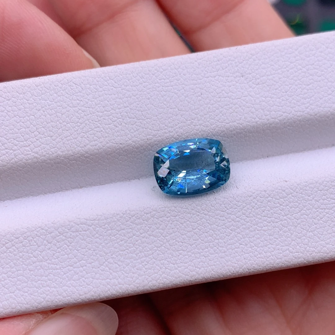 海蓝宝石裸石2.55克拉超圣吉尔德大证