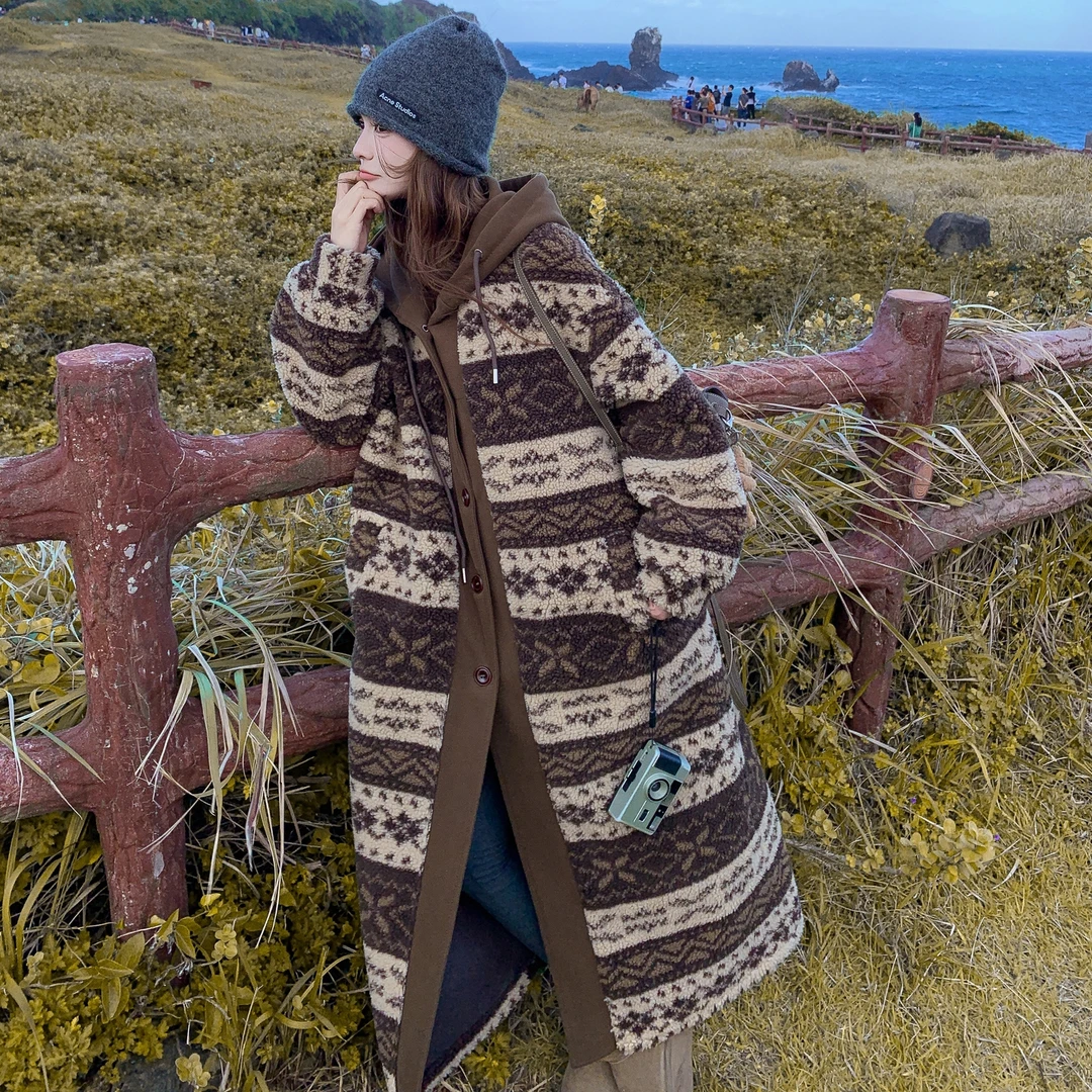 复古撞色长款过膝毛绒外套女2025冬季新款颗粒绒慵懒风松弛感棉服