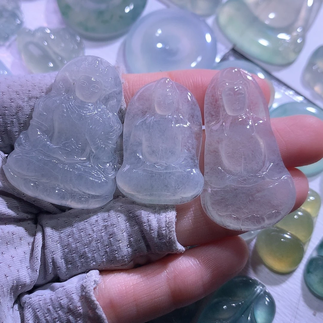 颈饰未镶嵌翡翠一手