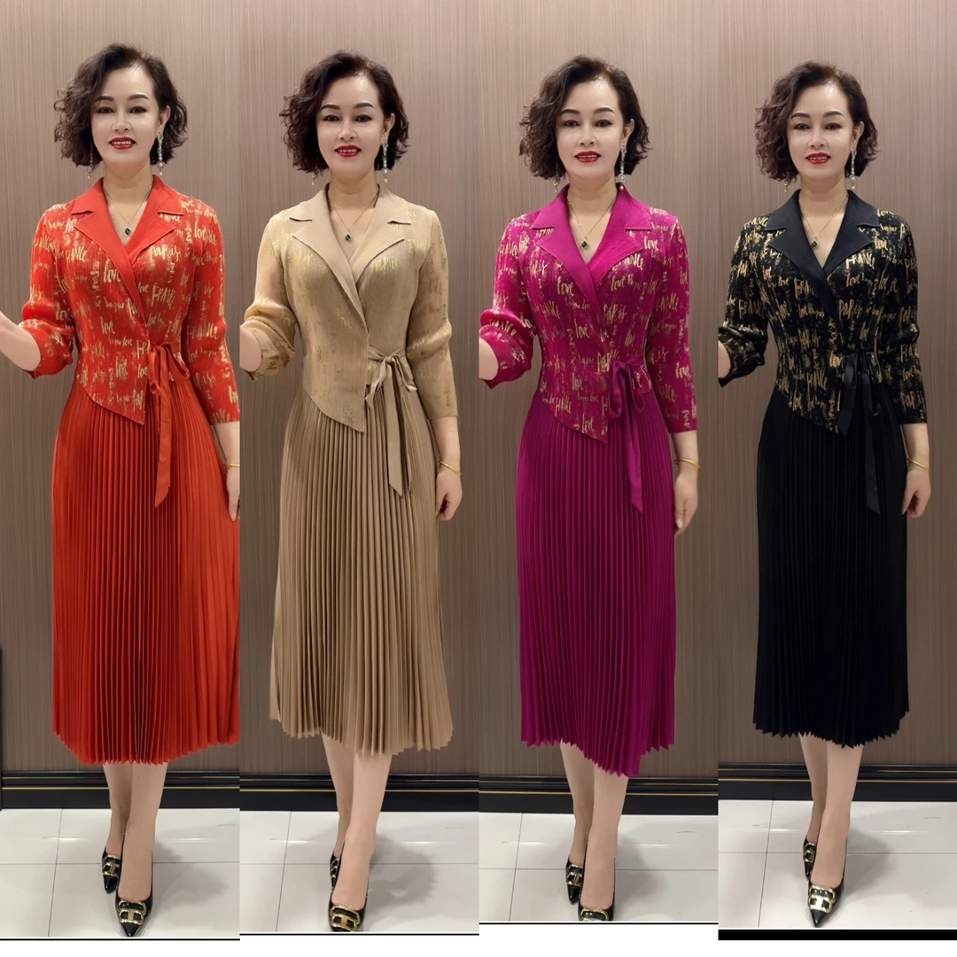 XU时尚高贵气质收腰洋气中长款遮肚修身褶皱连衣裙