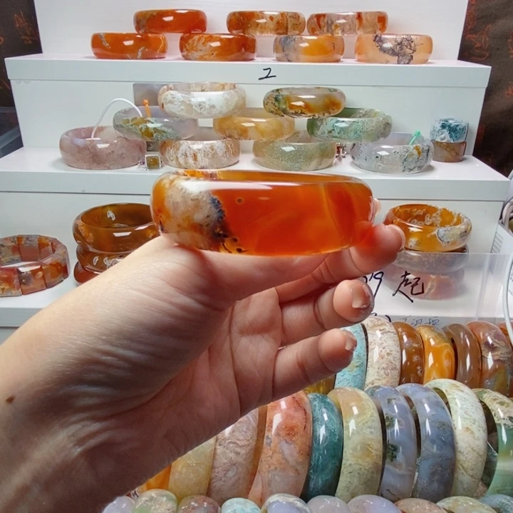 玛瑙/玉髓手镯未镶嵌56