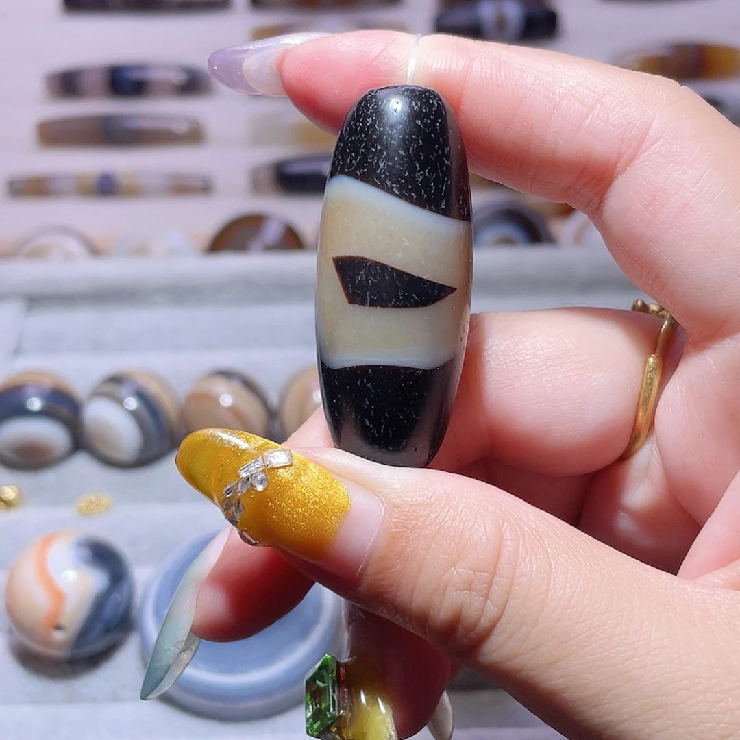 昆***藏未镶嵌玛瑙/玉髓珠宝半成品