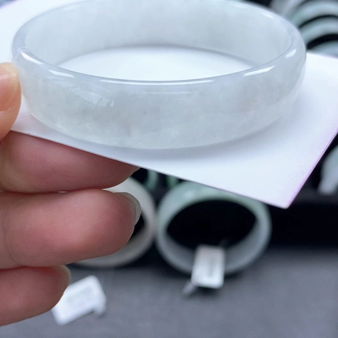 翡翠手镯未镶嵌公主