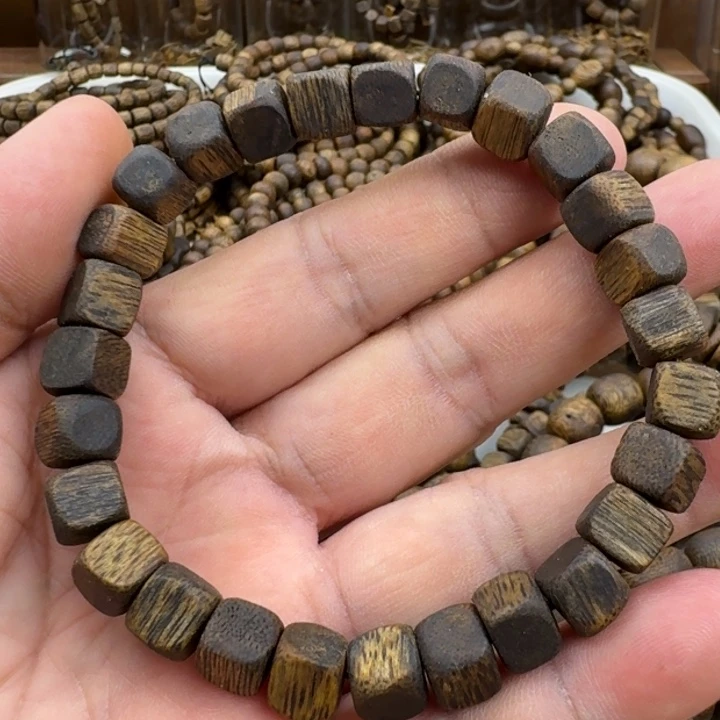 沉香手串张勺子手串9克
