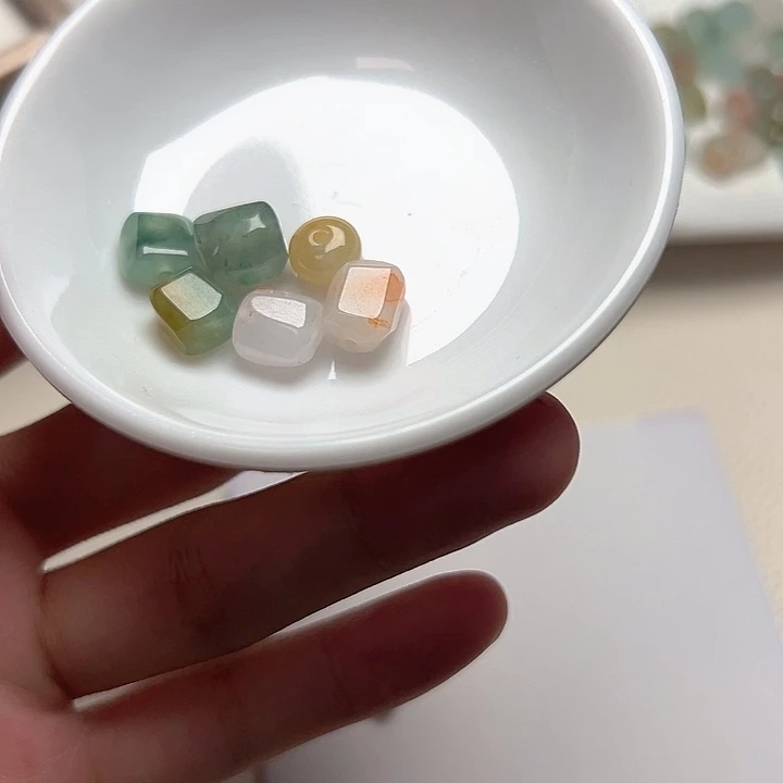 大***小翡翠散珠天然随行翡翠