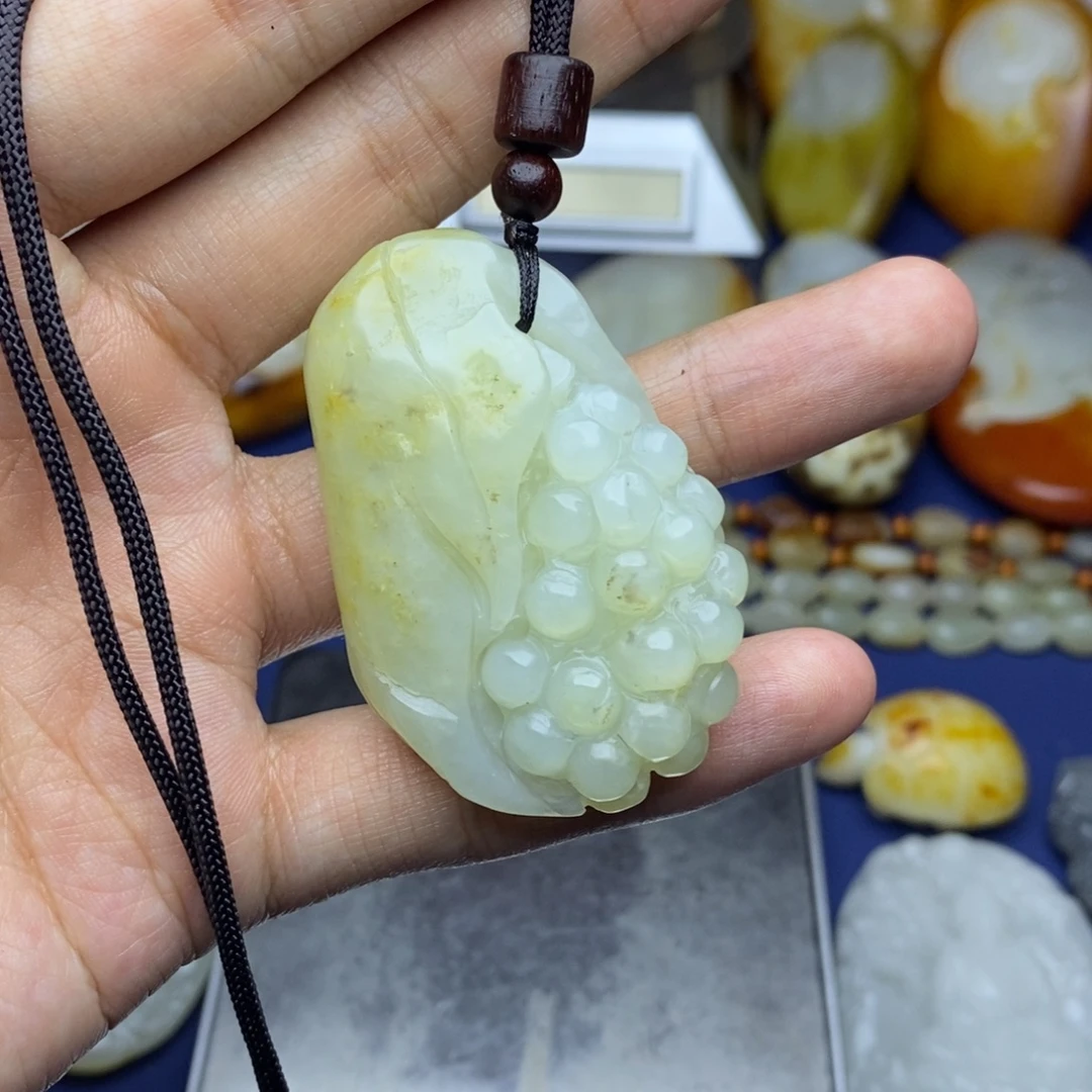 和田玉未镶嵌珠宝奇石