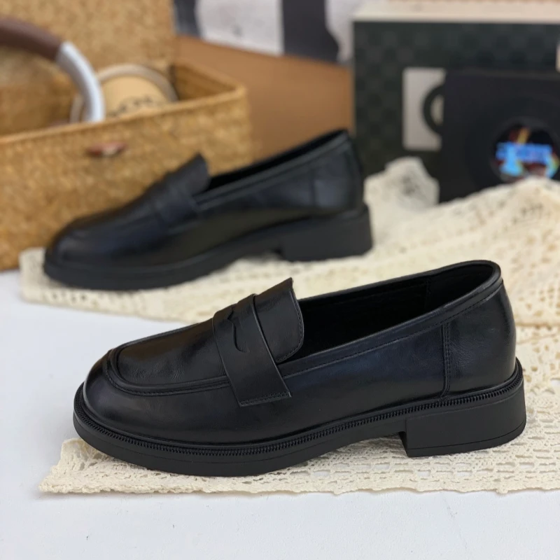 超火一脚蹬乐福鞋女2025新款秋平底英伦风小皮鞋黑色复古百搭单鞋