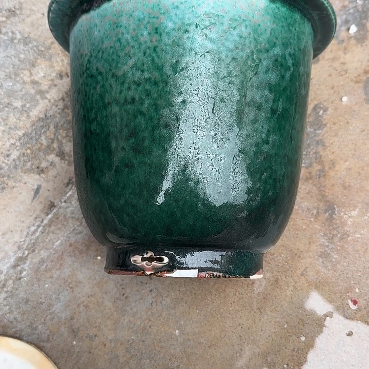 红陶24口高20厘米瑕的一个