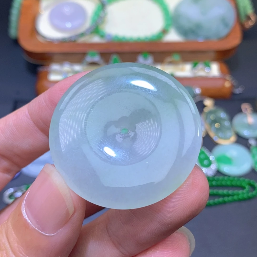 翡翠未镶嵌颈饰平安扣