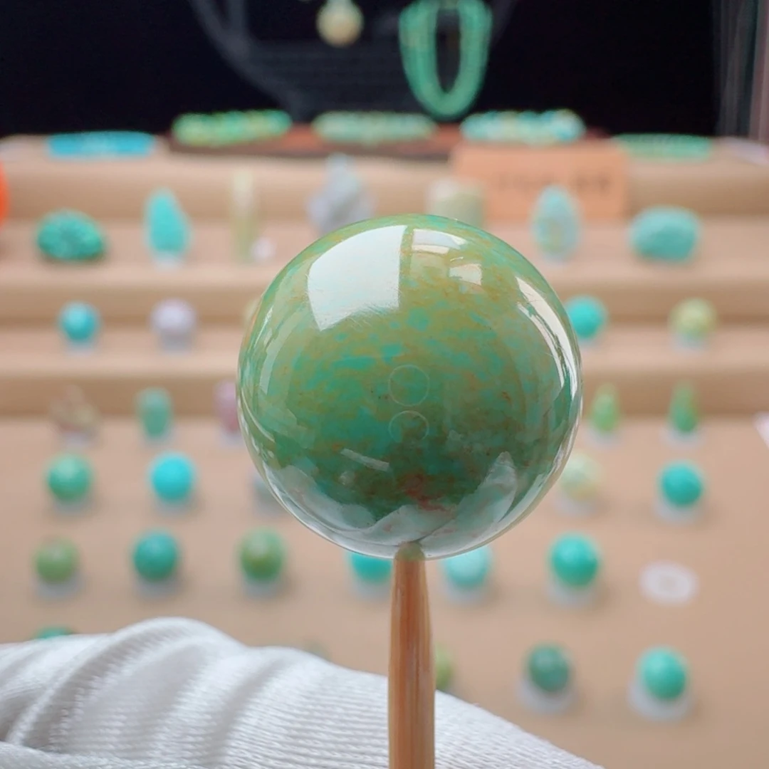 绿松石未镶嵌颈饰