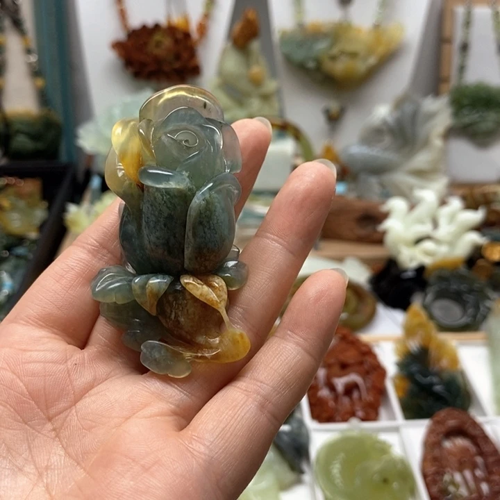 未镶嵌蛇纹石玉颈饰