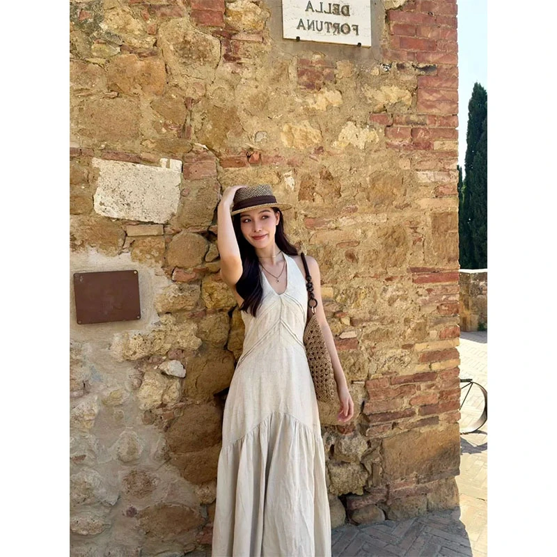 夏季法式设计款修身显瘦无袖V领穿搭气质时尚收腰a字拼接连衣裙女