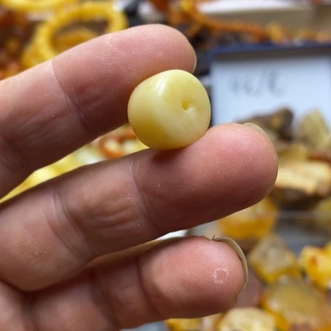 未镶嵌蜜蜡手串吊坠