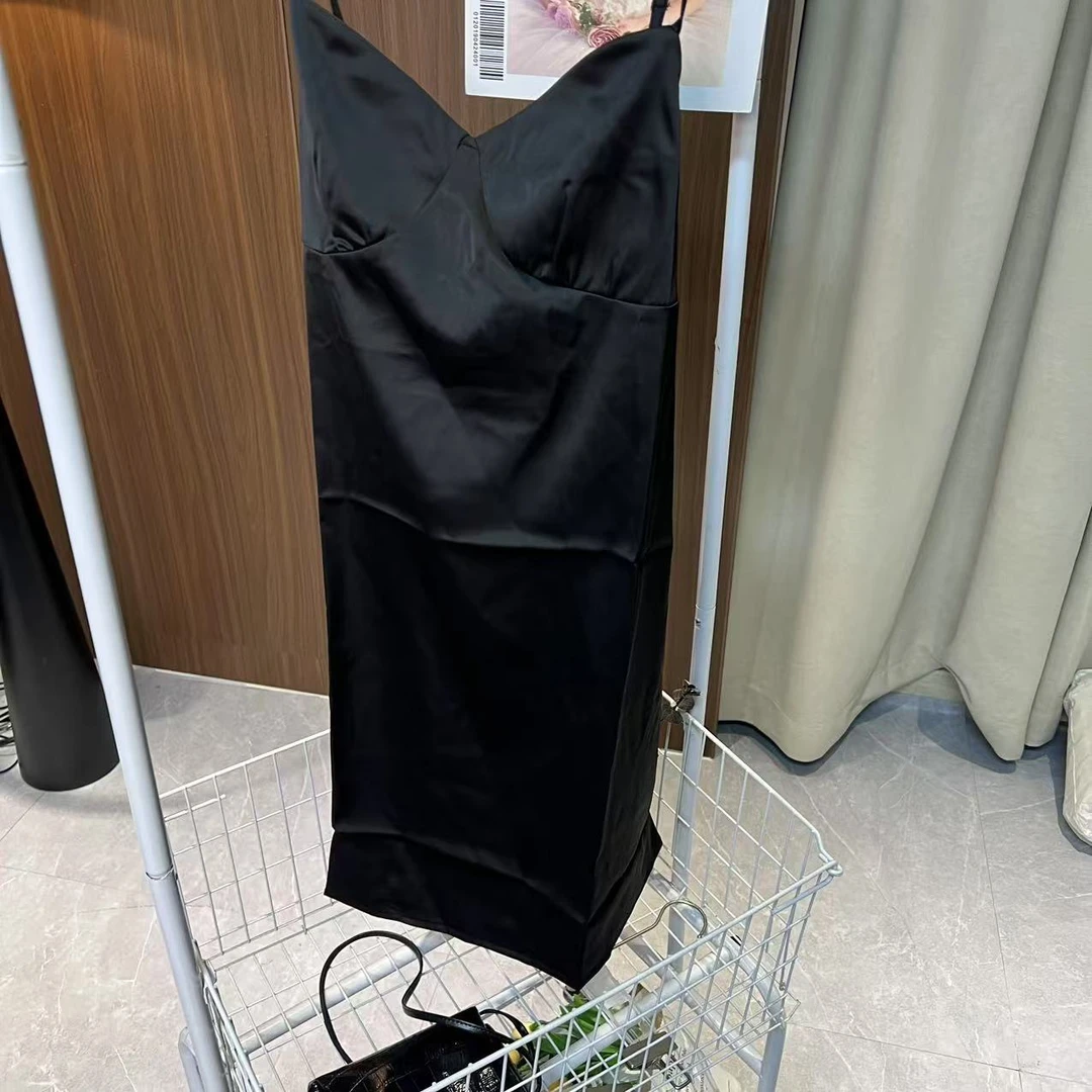 2372-黑色吊带连衣裙