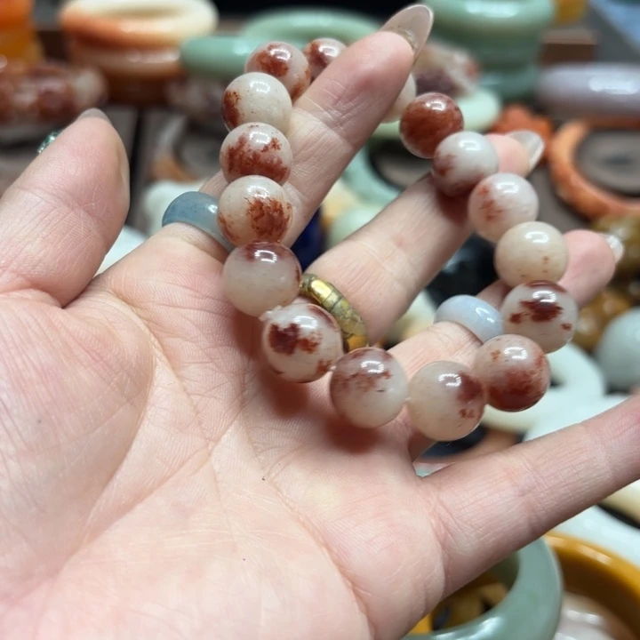 禾***水石英岩玉未镶嵌颈饰