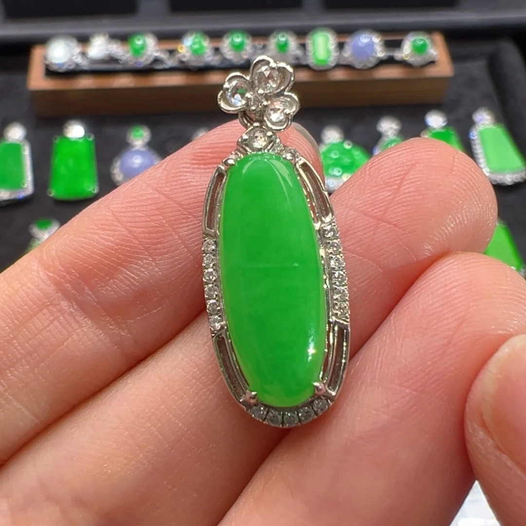 翡翠18K金镶嵌颈饰48小时鉴赏期