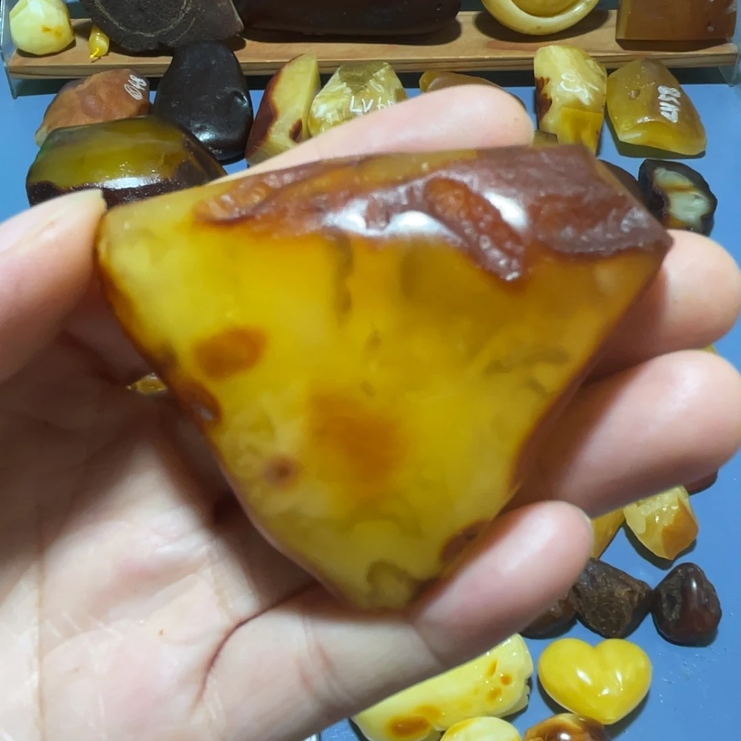 喀***莎定制蜜蜡未镶嵌随形