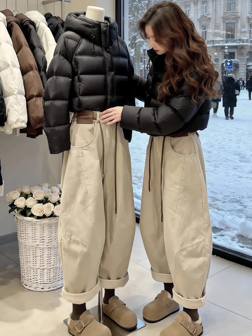 2025冬季新款潮流连帽短款棉服女韩版时尚百搭卡其色阔腿裤两件套