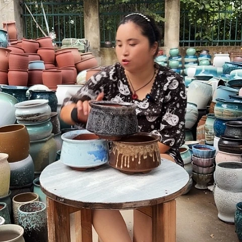 口15高11瑕疵随机三个盆子。