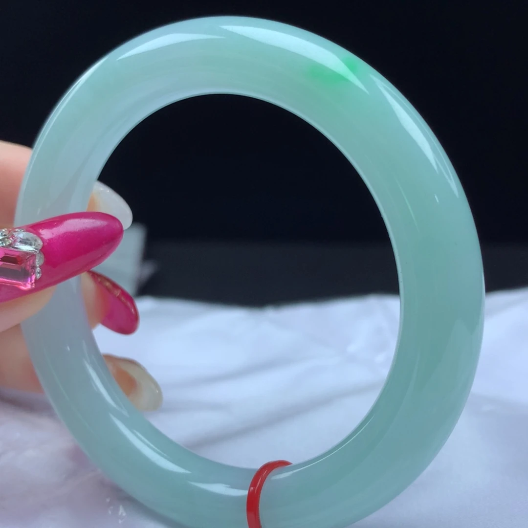 未镶嵌手镯（圆镯）翡翠114136，