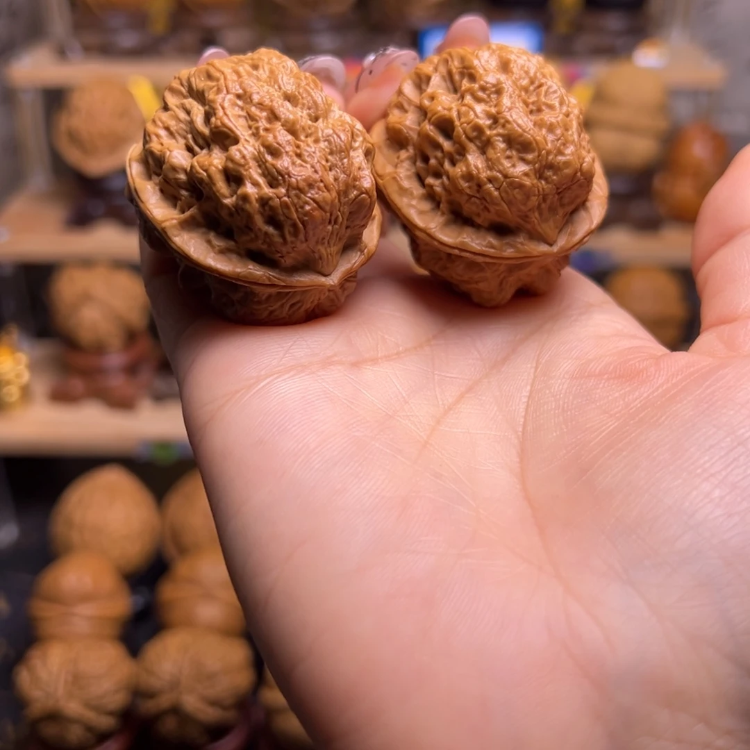 把件桃核九龙疙瘩包H2、38……