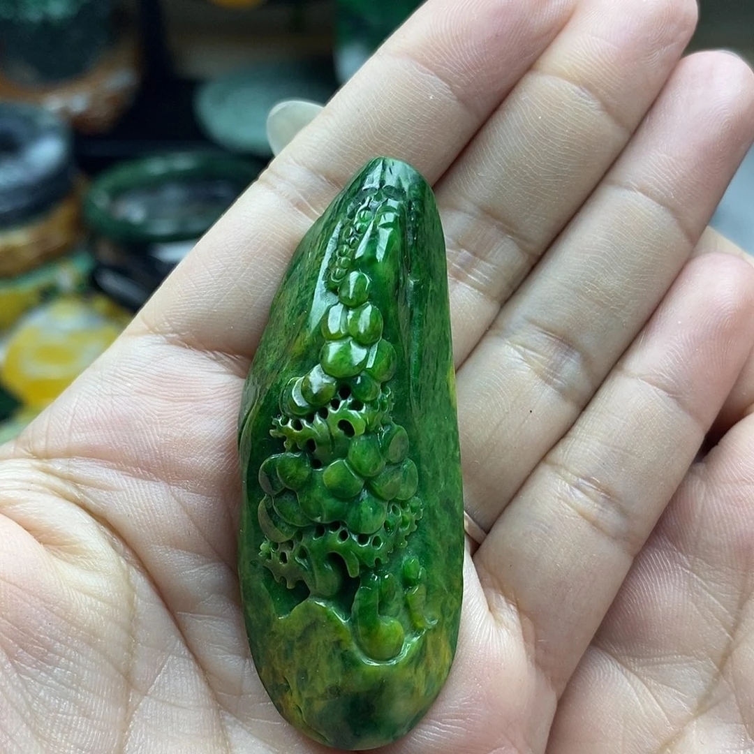 翡翠未镶嵌颈饰鱼*喵牌子