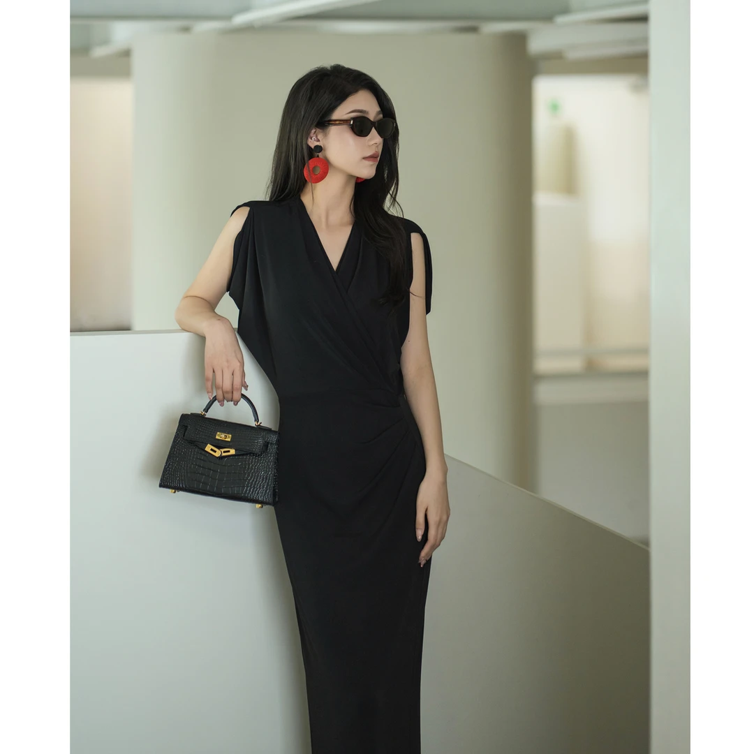 NIXNIA 交叉领捏褶连衣裙女法式优雅小黑裙 NGD2FST016