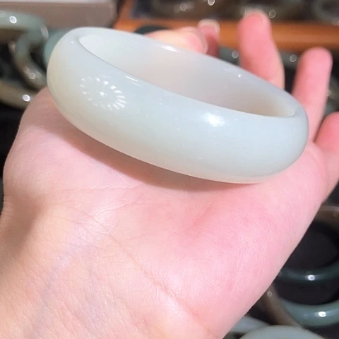 未镶嵌手镯和田玉（糖玉）