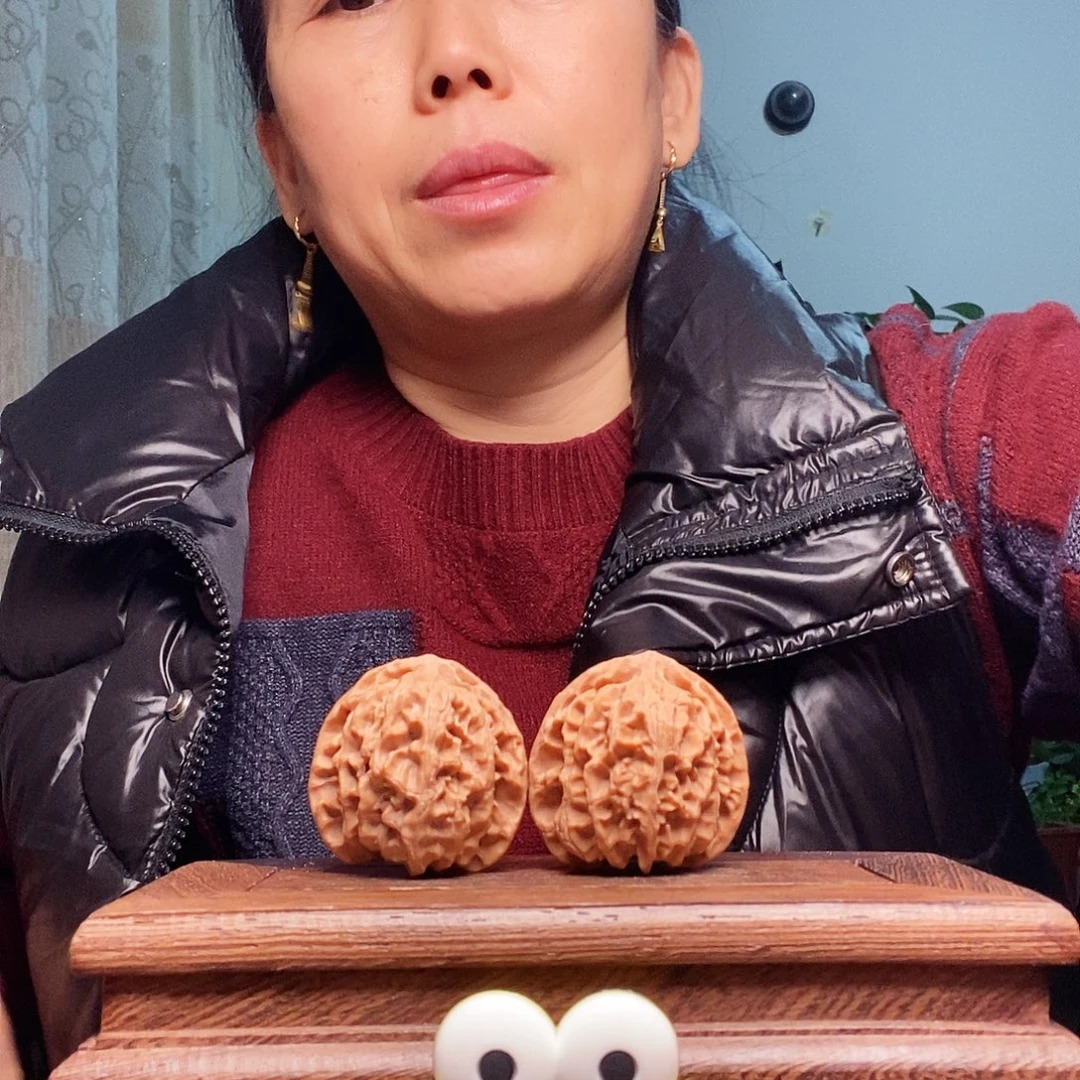 李***亚吊坠文玩核桃苹果