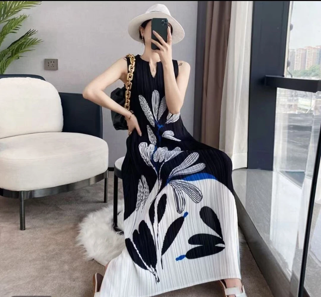 【300-400】时尚高弹力褶皱夏季薄款连衣裙25新款三宅设计减龄裙子