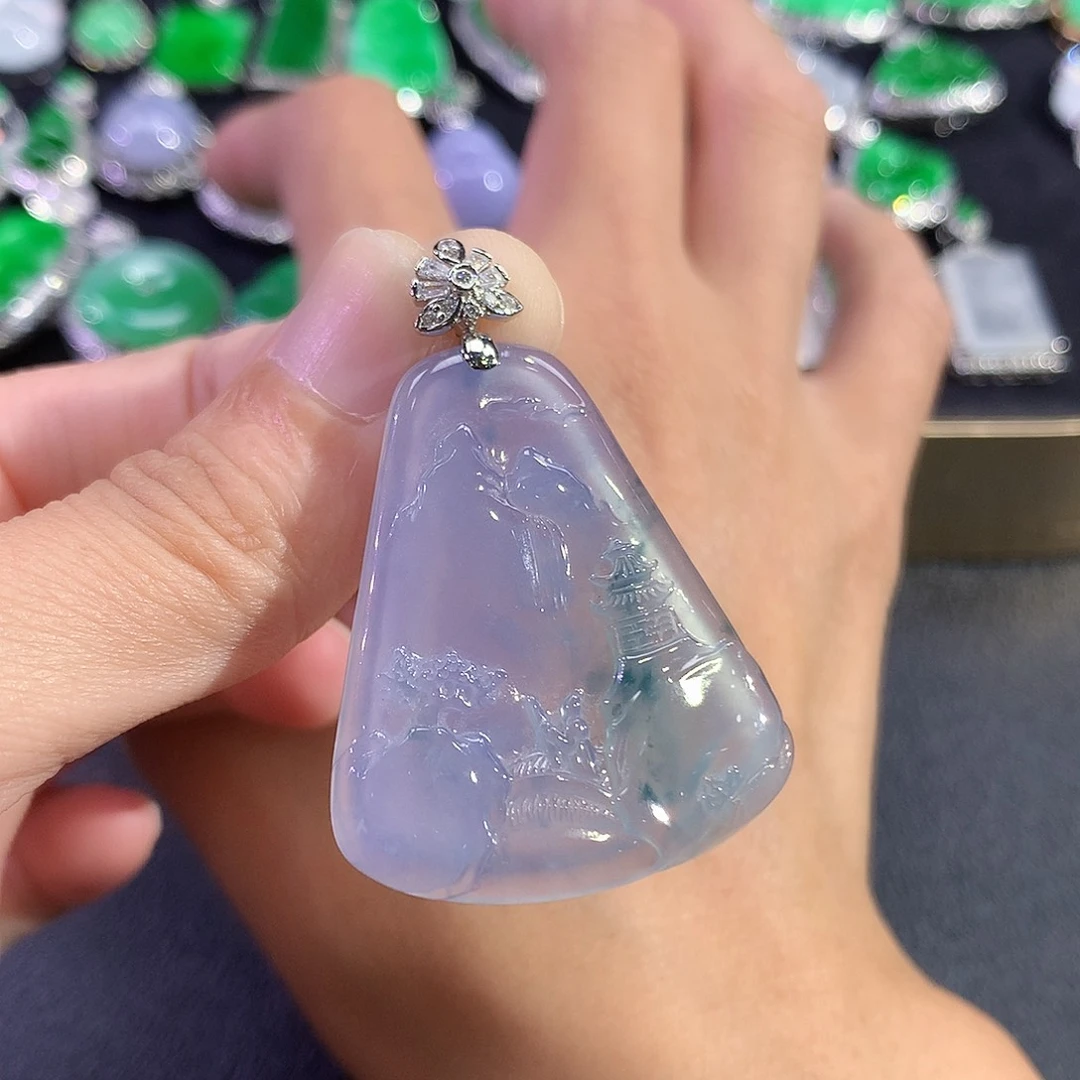 翡翠18K金镶嵌颈饰