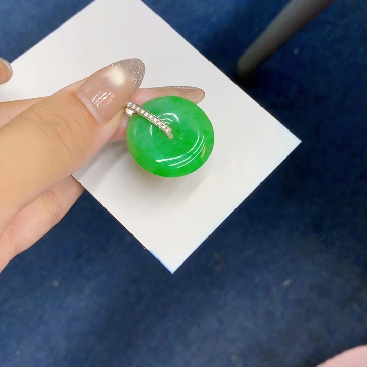 颈饰18K金镶嵌翡翠?***?天然翡翠