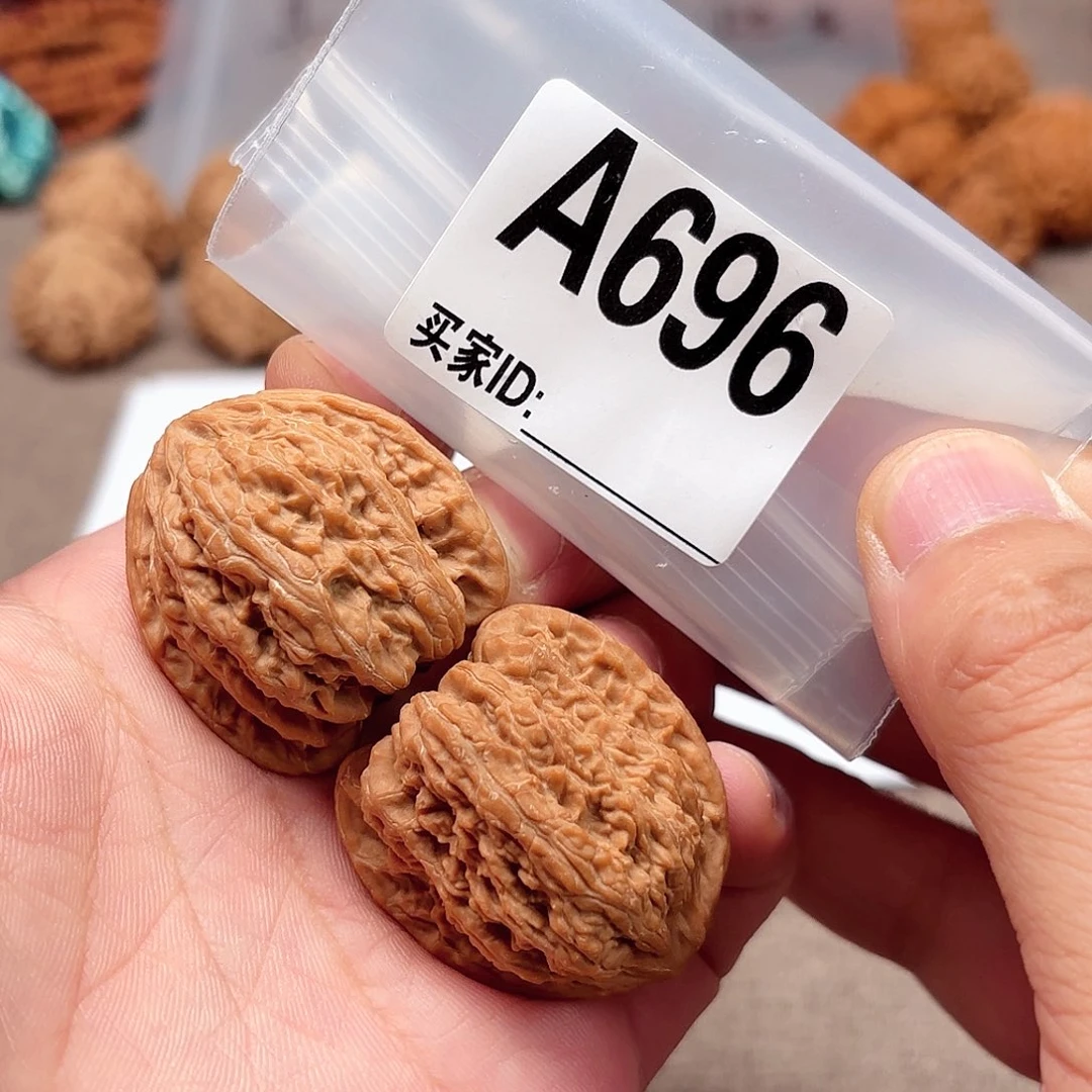 文玩核桃把件密纹696