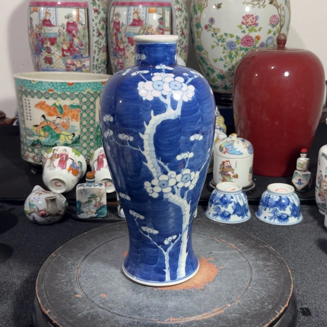 摆件青花冰梅鸡腿瓶