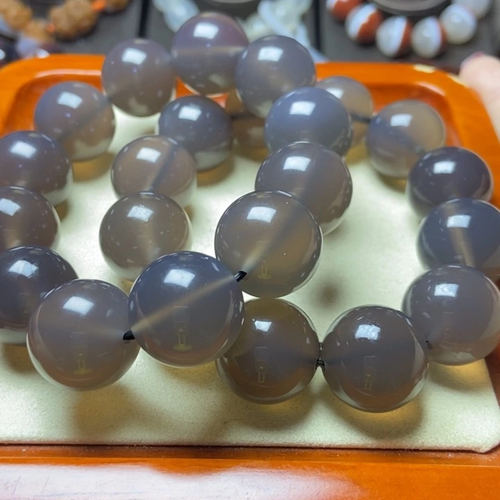 A***1玛瑙/玉髓未镶嵌手串大灰冰