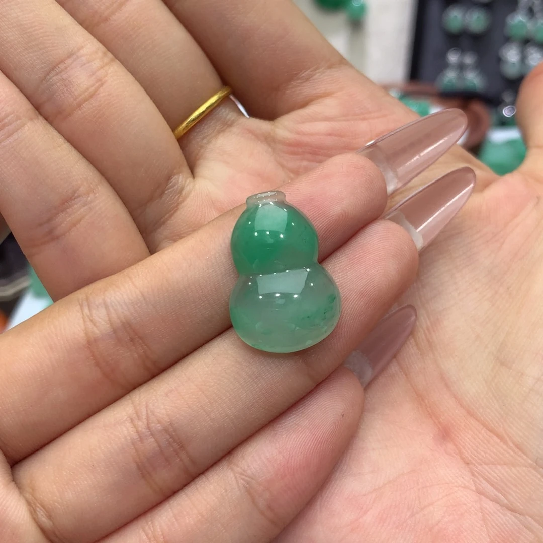 石英质玉（非洲翠）未镶嵌颈饰D****˗