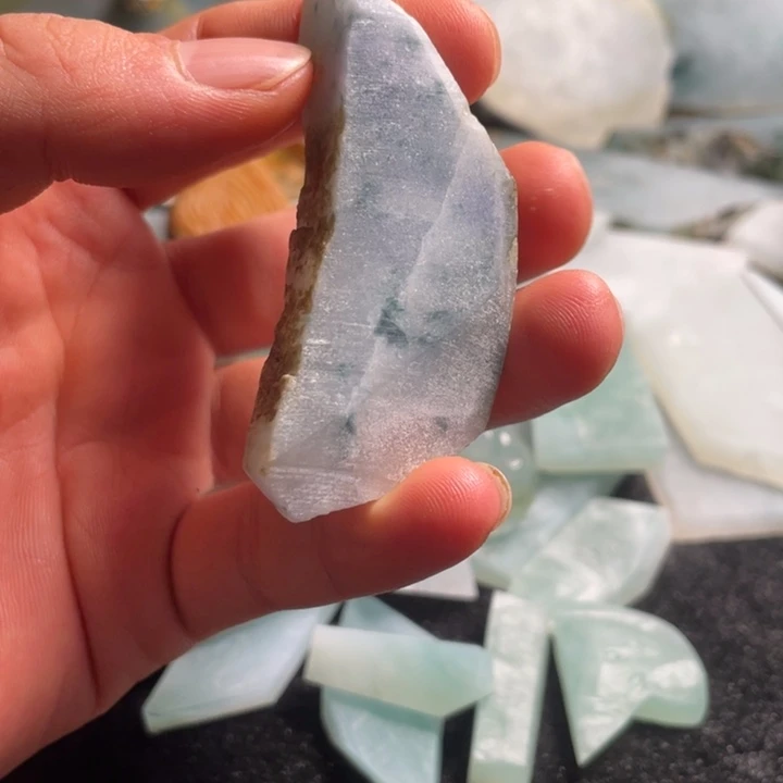 收***皮颈饰未镶嵌翡翠挂件