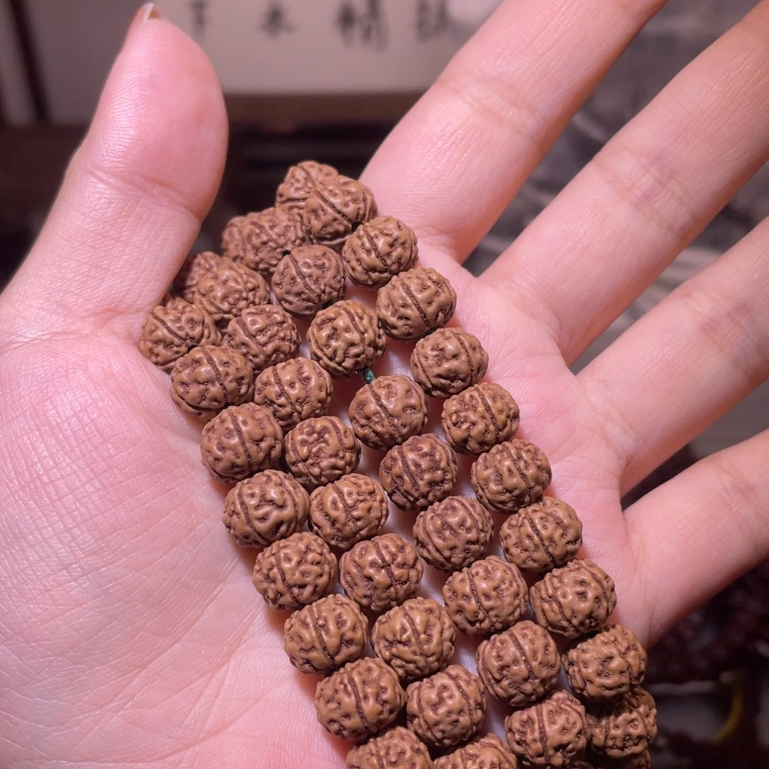 娇***的金刚菩提吊坠老树王108