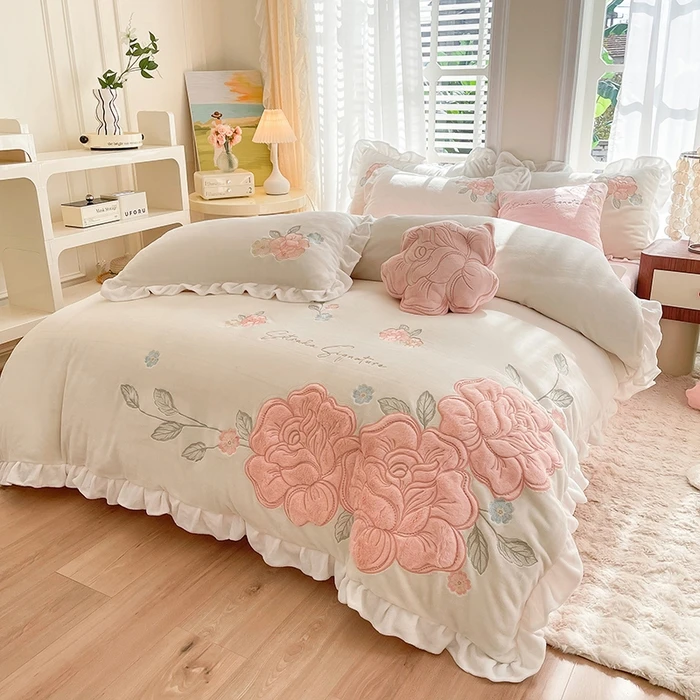 高克重保暖牛奶绒贴布绣四件套加厚少女心绣花款四件套双面绒套件