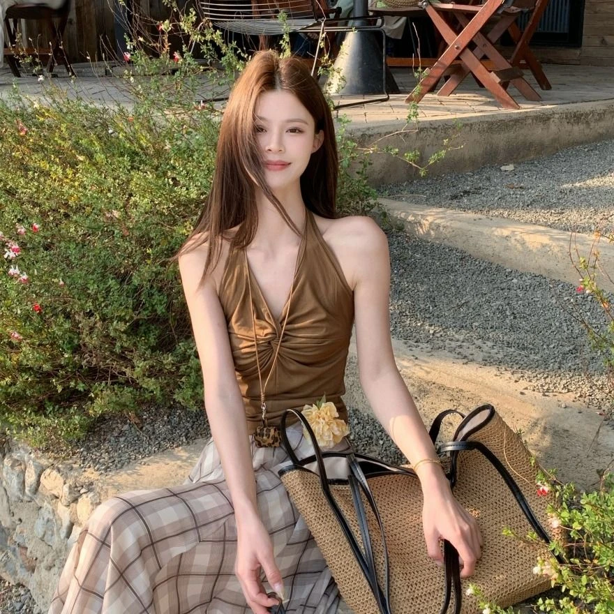 【启展服饰臻选】港风气质穿挂脖扭结小背心格子大摆半身裙装两件套