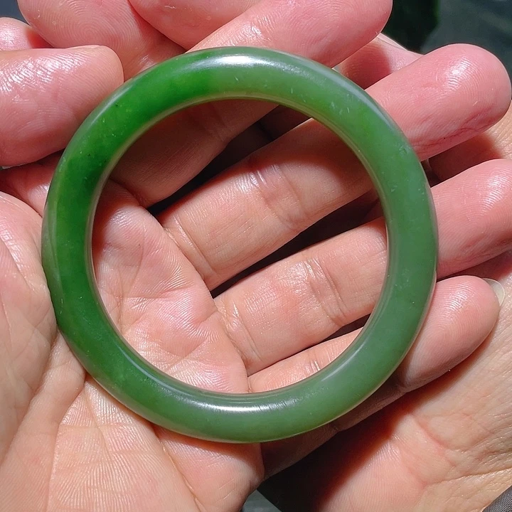 和田玉（碧玉）未镶嵌珠宝奇石