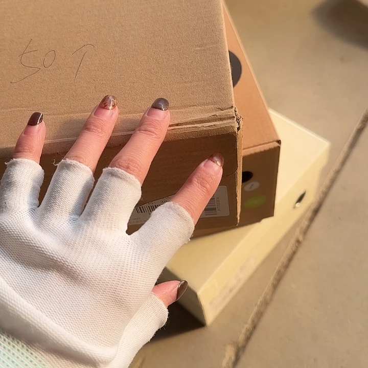 3双。              鞋子。