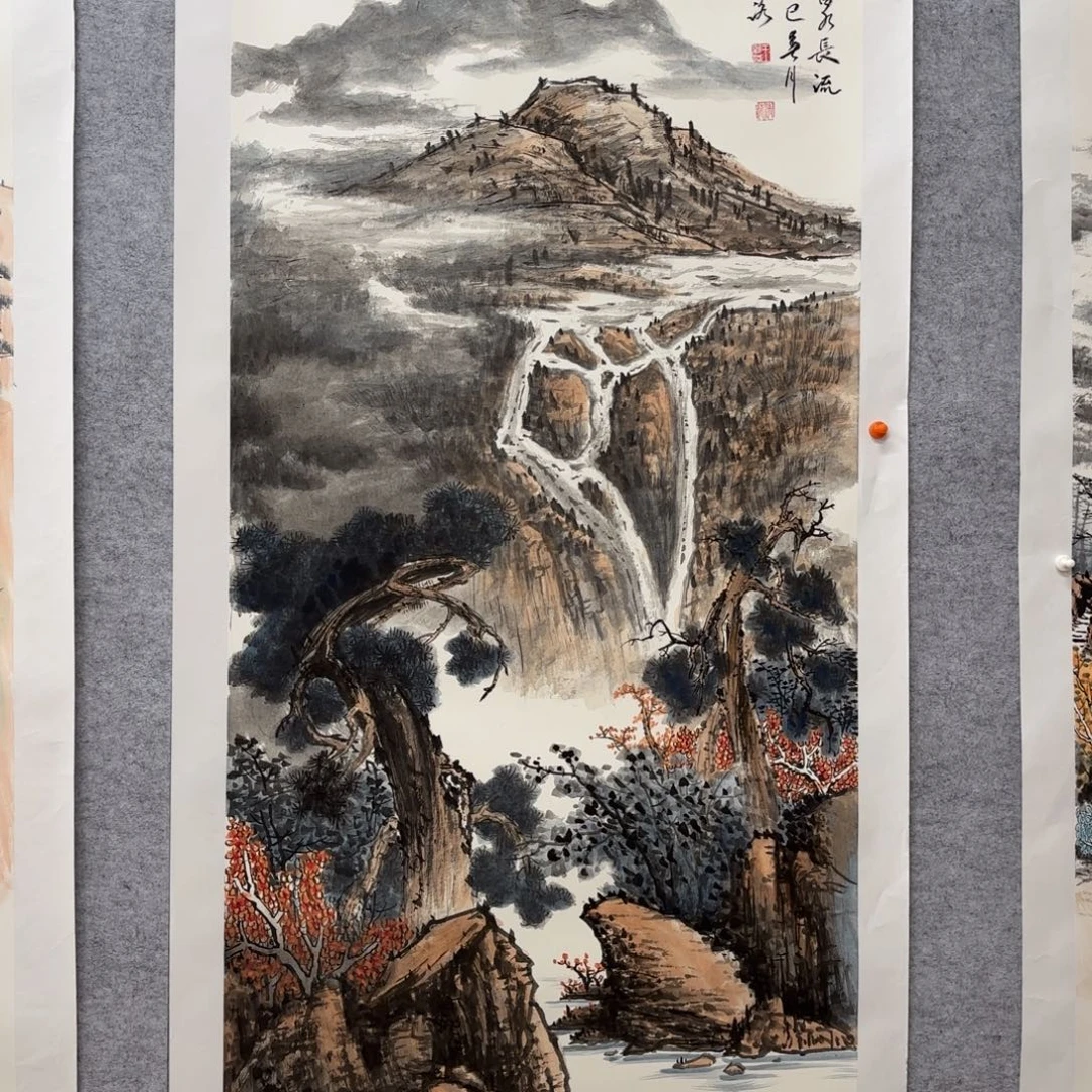 国画花鸟等图案为一体而