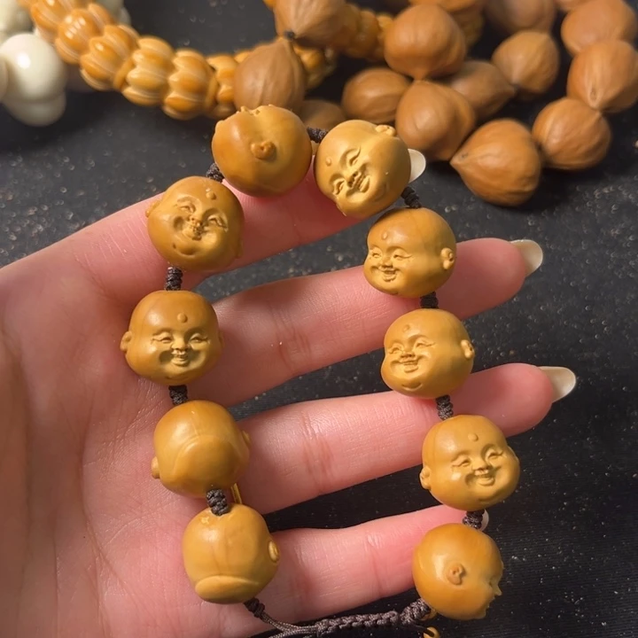 橄榄核手串十分开心